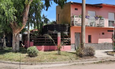 Casa en venta - 5 Dormitorios 3 Baños - 139Mts2 - San Clemente del Tuyú