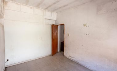 VENTA/PERMUTA - Casas de 3 dormitorios con cochera. Villa Gobernador Gálvez.