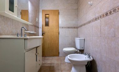 VENTA/PERMUTA - Casas de 3 dormitorios con cochera. Villa Gobernador Gálvez.