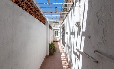 VENTA/PERMUTA - Casas de 3 dormitorios con cochera. Villa Gobernador Gálvez.