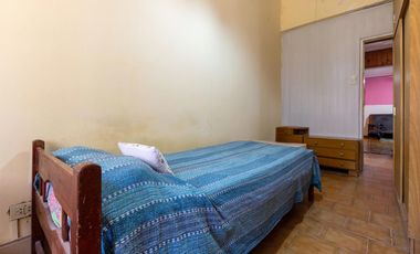VENTA/PERMUTA - Casas de 3 dormitorios con cochera. Villa Gobernador Gálvez.