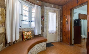 VENTA/PERMUTA - Casas de 3 dormitorios con cochera. Villa Gobernador Gálvez.