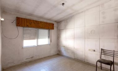VENTA/PERMUTA - Casas de 3 dormitorios con cochera. Villa Gobernador Gálvez.