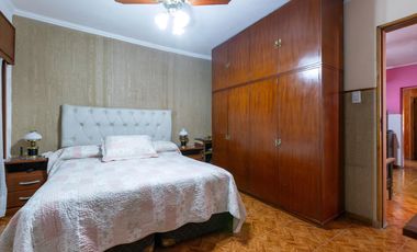 VENTA/PERMUTA - Casas de 3 dormitorios con cochera. Villa Gobernador Gálvez.