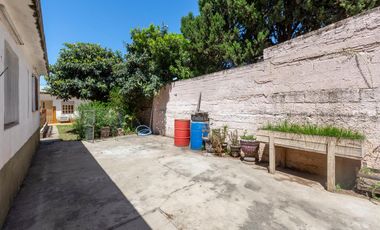 VENTA/PERMUTA - Casas de 3 dormitorios con cochera. Villa Gobernador Gálvez.