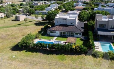 Casa a pulmón verde en venta - Barrio La Horqueta de Echeverría, Canning