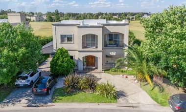 Casa a pulmón verde en venta - Barrio La Horqueta de Echeverría, Canning