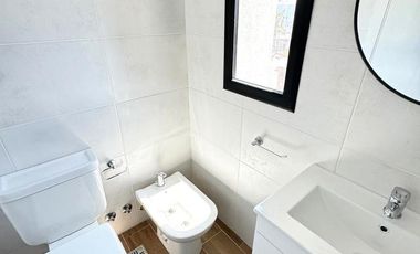 Departamento en  alquiler en Mar del Plata. 2 ambientes. A estrenar. Sin muebles. Balcòn con parrilla. cochera