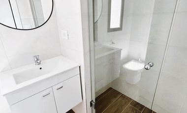 Departamento en  alquiler en Mar del Plata. 2 ambientes. A estrenar. Sin muebles. Balcòn con parrilla. cochera