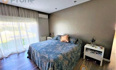 Casa en San Marino (Funes Hills)