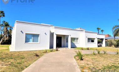Casa en San Marino (Funes Hills)