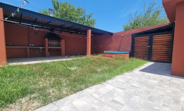 Casa modernizada en Quilmes Este