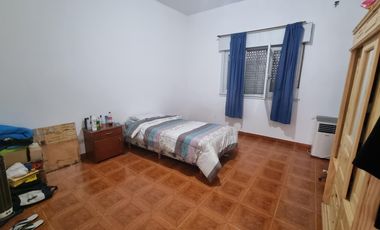 Casa modernizada en Quilmes Este