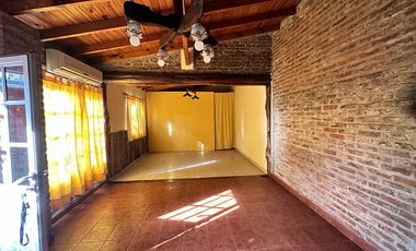 Casa en  barrio Champagnat