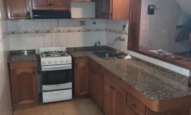 Casa en excelente ubicación en Luis Guillón!! Belgrano 1995