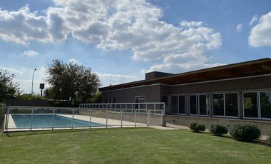 Casa en Venta en Barrio Privado Brisas de Adrogué