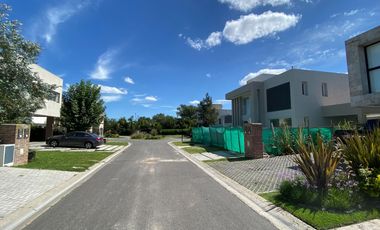 Casa en Venta en Barrio Privado Brisas de Adrogué