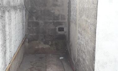 Casa en venta - 2 Dormitorios 1 Baño - 300Mts2 - Lomas de Zamora