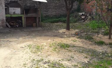 Casa en venta - 2 Dormitorios 1 Baño - 300Mts2 - Lomas de Zamora