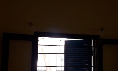 Casa en venta - 2 Dormitorios 1 Baño - 300Mts2 - Lomas de Zamora