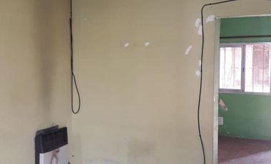 Casa en venta - 2 Dormitorios 1 Baño - 300Mts2 - Lomas de Zamora