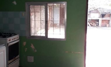 Casa en venta - 2 Dormitorios 1 Baño - 300Mts2 - Lomas de Zamora