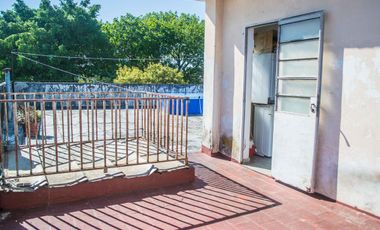 VENTA IMPORTANTE PROPIEDAD EN ECHESORTU. GALPÓN, LOCAL Y VIVIENDA.