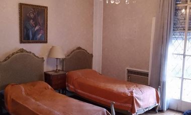 Petit hotel en venta en Caballito