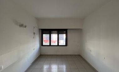 Casa y galpón en San Lorenzo