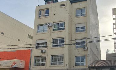 Edificio Comercial , 1200 m2,  para educación, oficinas, consultorios, Centro de Neuquén