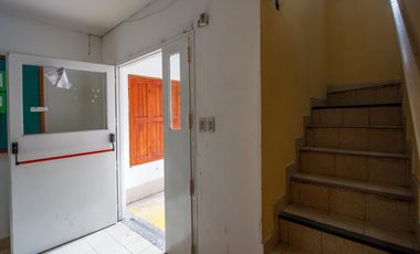 Edificio Comercial , 1200 m2,  para educación, oficinas, consultorios, Centro de Neuquén