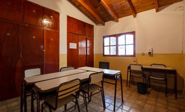 Edificio Comercial , 1200 m2,  para educación, oficinas, consultorios, Centro de Neuquén
