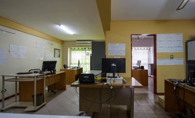 Edificio Comercial , 1200 m2,  para educación, oficinas, consultorios, Centro de Neuquén
