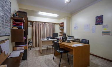 Edificio Comercial , 1200 m2,  para educación, oficinas, consultorios, Centro de Neuquén