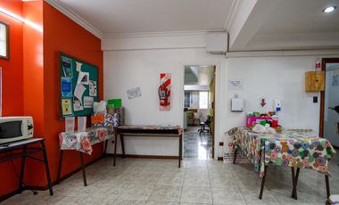 Edificio Comercial , 1200 m2,  para educación, oficinas, consultorios, Centro de Neuquén