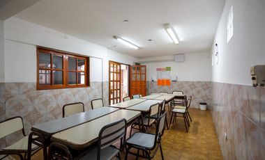 Edificio Comercial , 1200 m2,  para educación, oficinas, consultorios, Centro de Neuquén