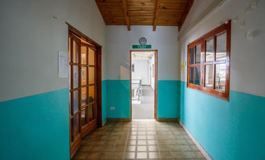 Edificio Comercial , 1200 m2,  para educación, oficinas, consultorios, Centro de Neuquén