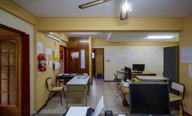 Edificio Comercial , 1200 m2,  para educación, oficinas, consultorios, Centro de Neuquén