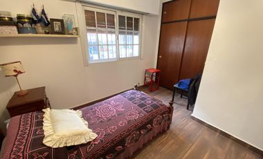 Casa 5 ambientes con patio, terraza y cochera - Acepta propiedad menor valor