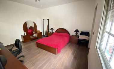 Casa 5 ambientes con patio, terraza y cochera - Acepta propiedad menor valor
