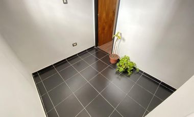 Casa 5 ambientes con patio, terraza y cochera - Acepta propiedad menor valor
