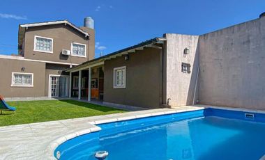 Casa en venta 5 ambientes - Ituzaingo- Acepta permuta