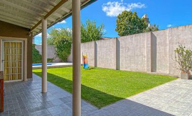 Casa en venta 5 ambientes - Ituzaingo- Acepta permuta