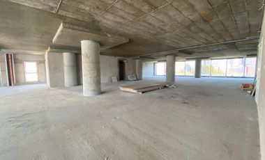Alquiler Oficinas · Piso 500m2 · Impresionante vista a P. Las Heras 4 cocheras