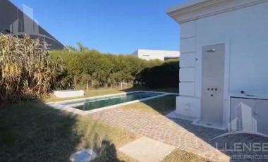 Casa 6 ambientes en Venta - TOMA PERMUTAS - Nuevo Quilmes
