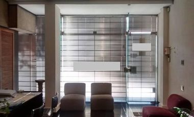 Excelente local a metros de Bv. Oroño y de Av. Pellegrini - Oficina lista habitar.
