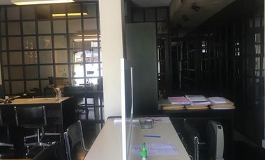 Excelente local a metros de Bv. Oroño y de Av. Pellegrini - Oficina lista habitar.