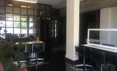 Excelente local a metros de Bv. Oroño y de Av. Pellegrini - Oficina lista habitar.