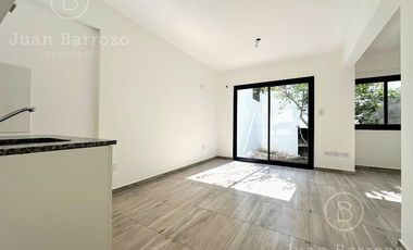 Monoambiente en venta en PB con Patio. Lomas de Zamora