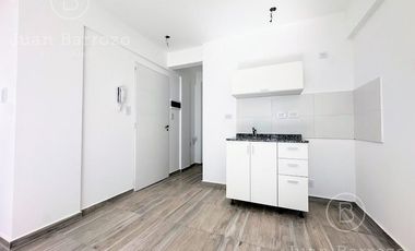 Monoambiente en venta en PB con Patio. Lomas de Zamora